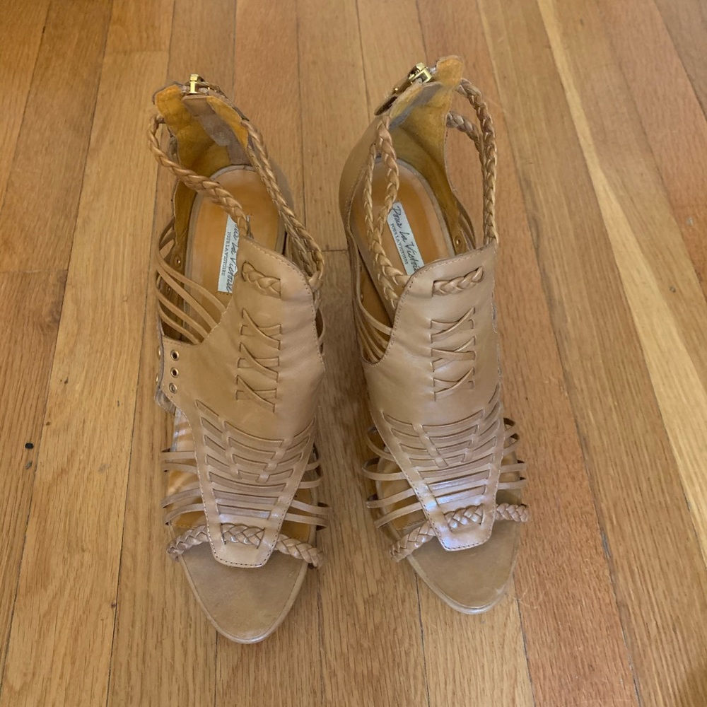 Pour La Victoire high heeled sandals